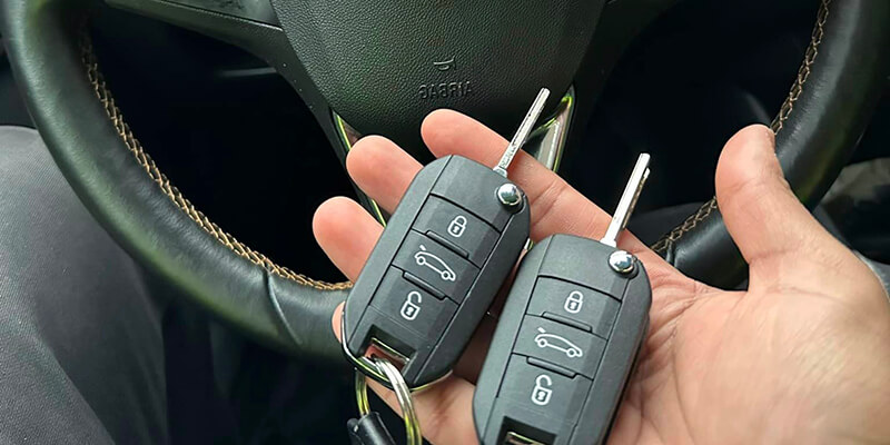 Copy Vehicle Key - Locksmith St Louis MO